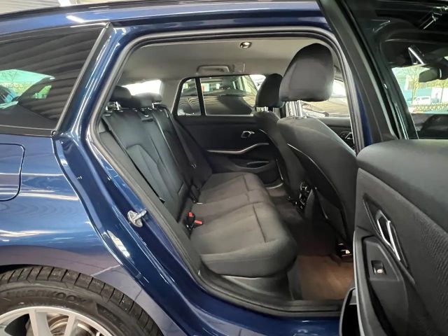 BMW 320 320d Touring xDrive