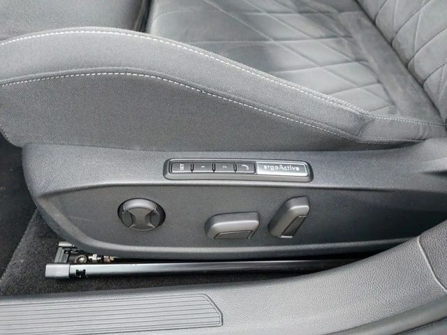 Volkswagen Golf DSG Golf VIII Style Variant