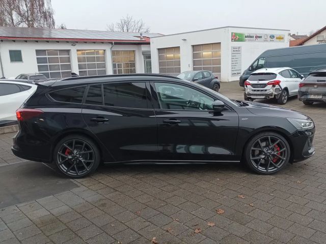 Ford Focus ST Line Wagon