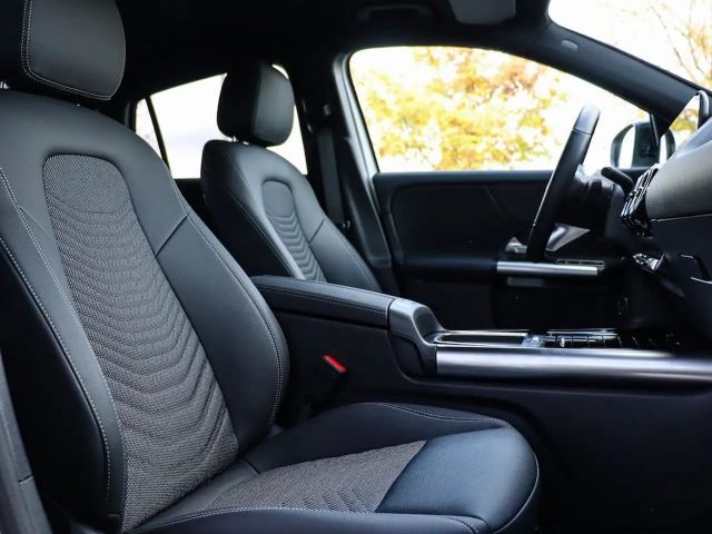 Mercedes-Benz GLA 180 ProgressiveAdvanced/AHK/Kamera/LED/Night