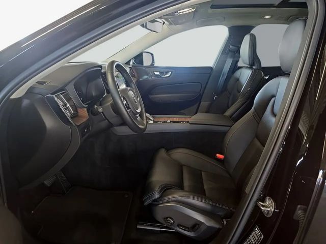 Volvo XC60 Dark Plus