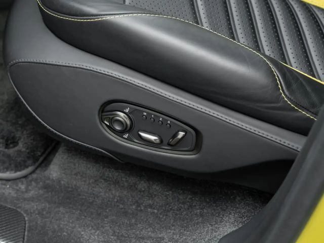 Aston Martin DBX 707