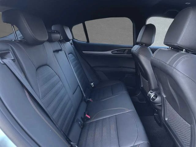Alfa Romeo Stelvio Q4 Turbo