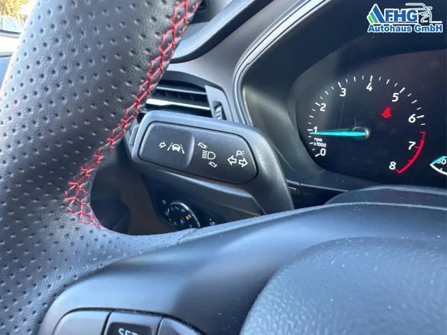 Ford Focus EcoBoost ST Line Style Wagon