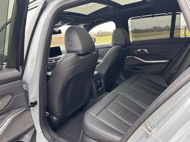 BMW 320 320d M-Sport Touring xDrive