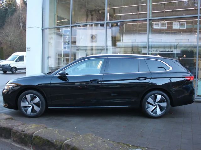 Volkswagen Passat 1.5 eTSI Business Variant