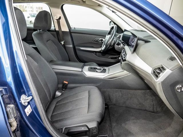 BMW 330 330e Touring