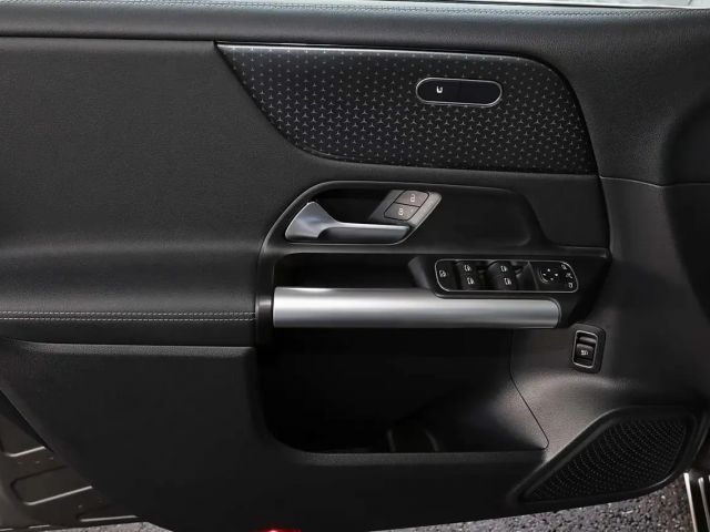 Mercedes-Benz B 180 AHK+PANORAMA+SPURHALTE+MBUX+LED+KAMERA+17"