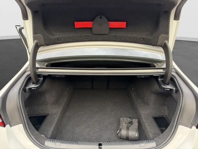 BMW 520 520d M-Sport Sedan xDrive