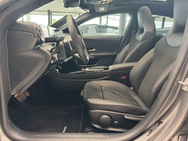 Mercedes-Benz CLA 200 AMG Line