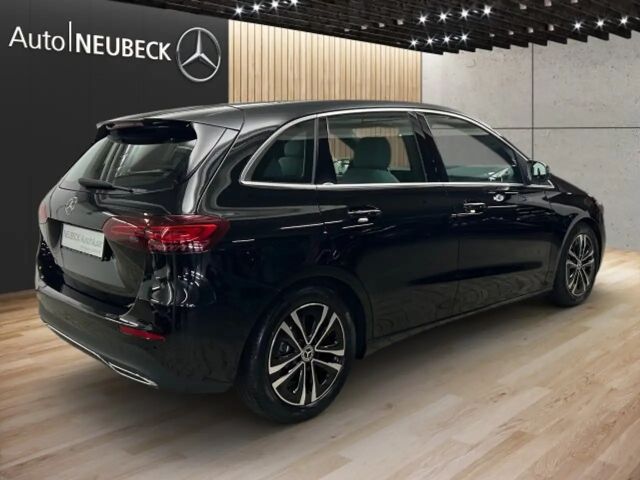 Mercedes-Benz B 200 Progressive Sedan
