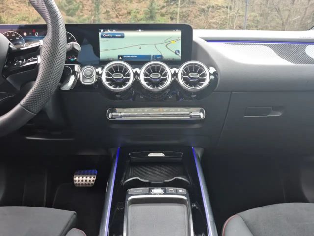 Mercedes-Benz GLA 200 AMG Line GLA 200 d