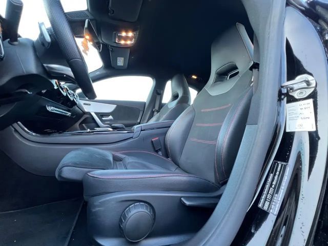 Mercedes-Benz CLA 200 AMG Line Coupé