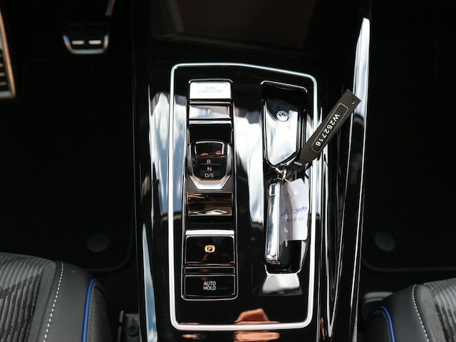 Volkswagen Golf DSG R-Line