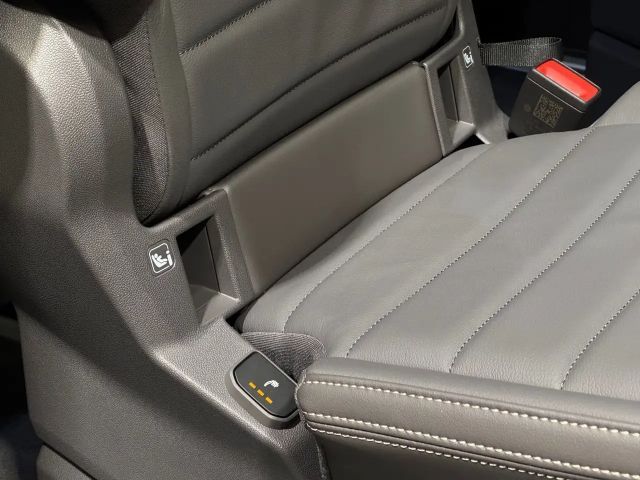 Volkswagen Multivan 2.0 TDI DSG Lang Style T7