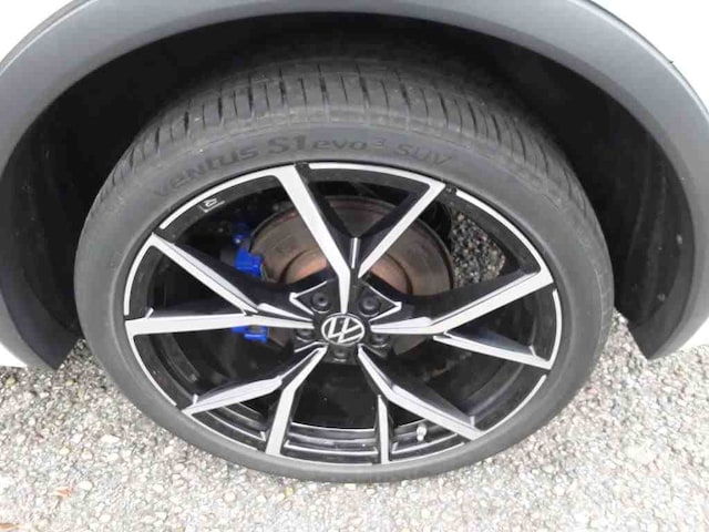 Volkswagen Tiguan *AKRAPOVIC* Pano AHK HUD LM21