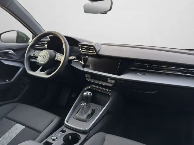 Audi A3 30 TFSI Sedan