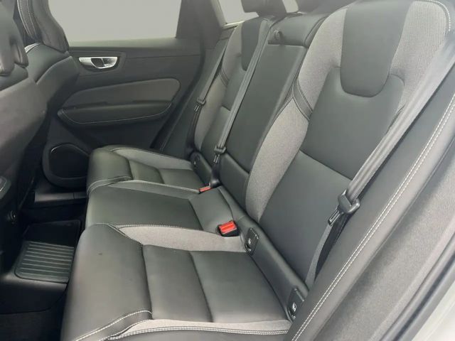 Volvo XC60 AWD Dark Plus T6