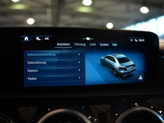 Mercedes-Benz A 180 A 180 d Progressive