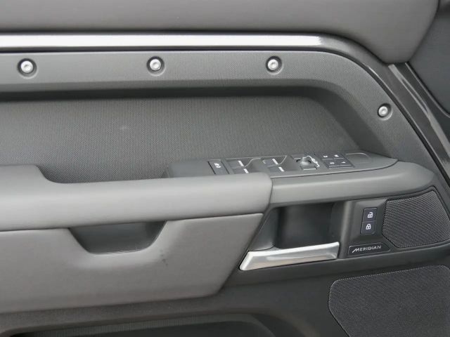 Land Rover Defender 110 Dynamic