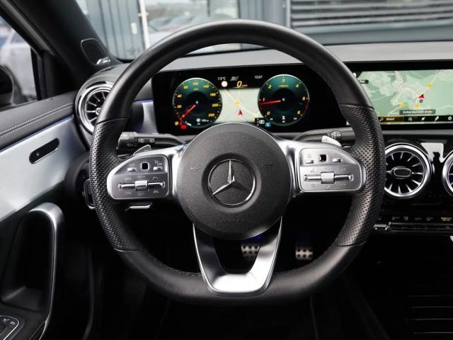 Mercedes-Benz A 220 A 220 d AMG Line