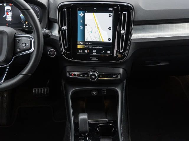 Volvo XC40 Dark Plus T4