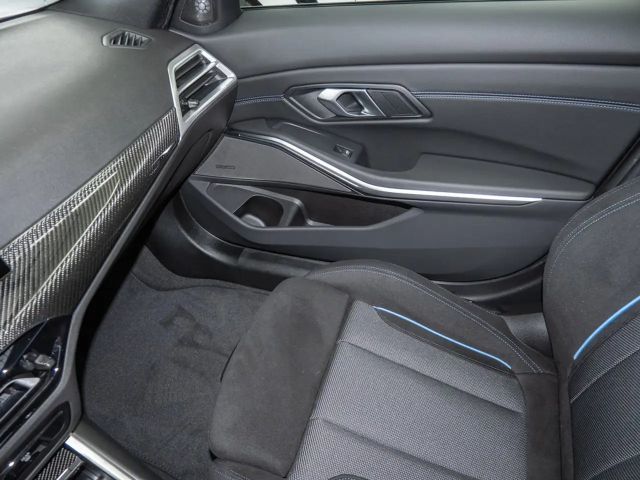 BMW 320 320i M-Sport Sedan