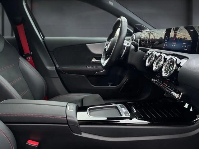 Mercedes-Benz A 35 AMG 4MATIC AMG Line