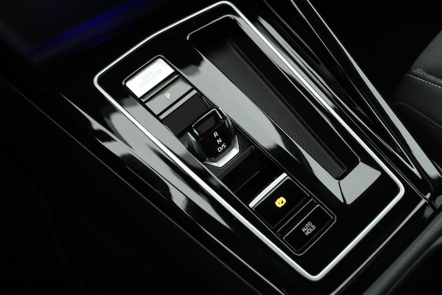 Volkswagen Golf 1.5 eTSI DSG Golf VIII IQ.Drive