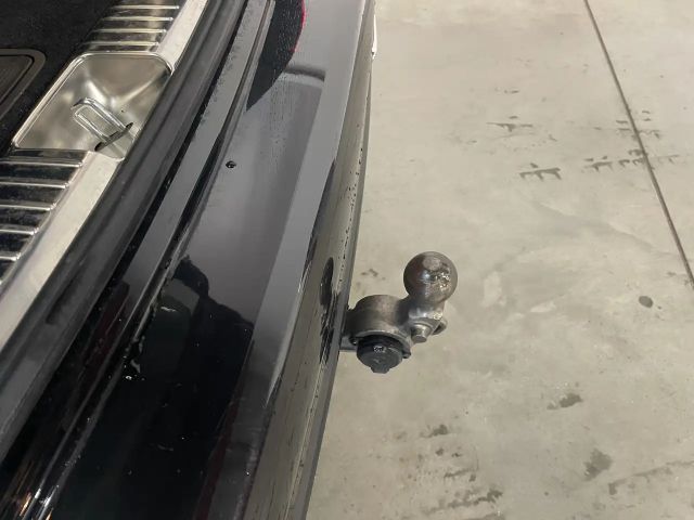 Mercedes-Benz E 200 AVANTGARDE E 200 d