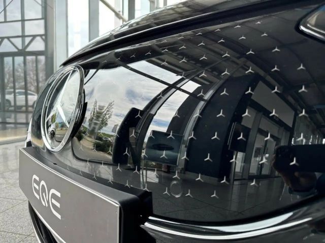 Mercedes-Benz EQE 350 AMG Line Sedan