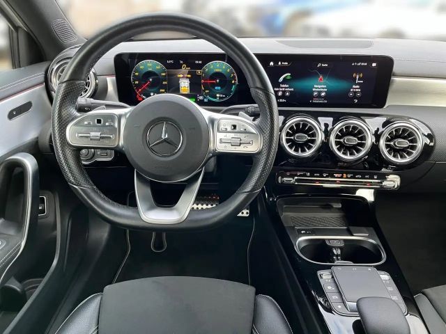 Mercedes-Benz A 250 A 250 e AMG Line