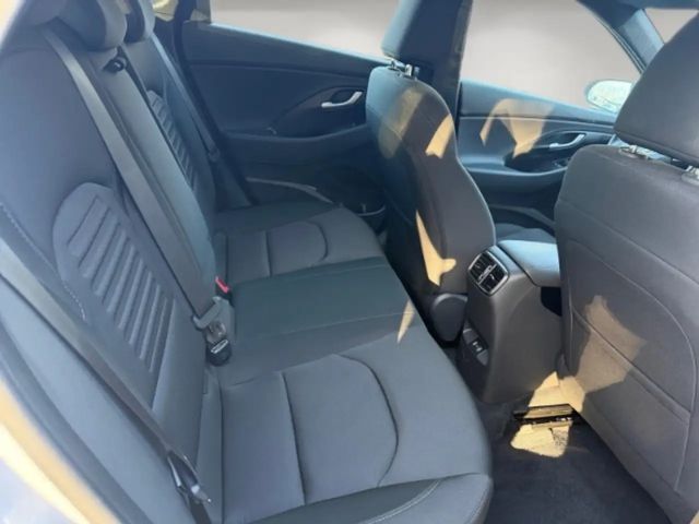 Hyundai i30 Advantage Hybrid T-GDi