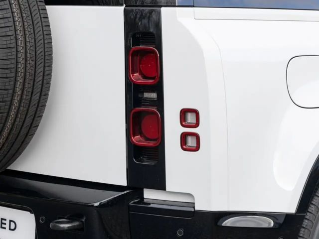 Land Rover Defender 110 D200 Dynamic SE