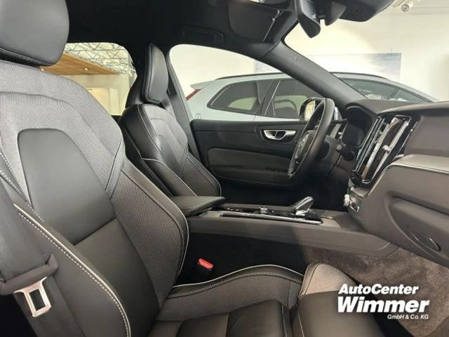 Volvo XC60 Dark Plus