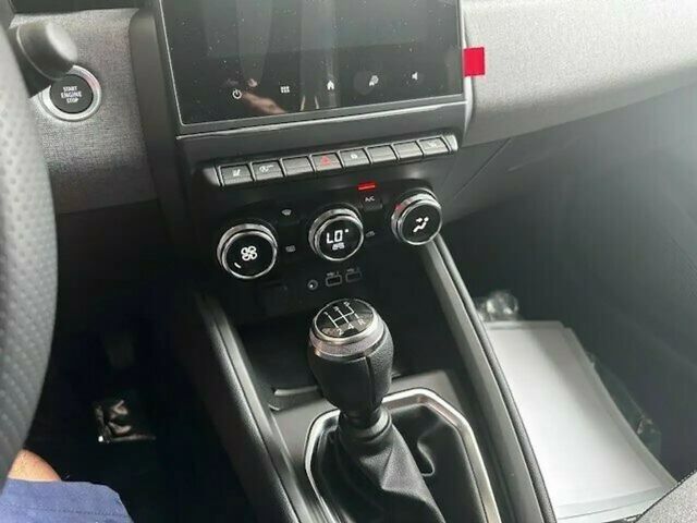 Mitsubishi Colt Plus Vorführwagen Allwetterreifen