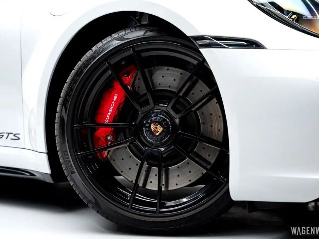 Porsche 992 Cabrio Carrera GTS