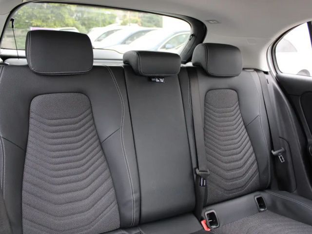 Mercedes-Benz A 180 A 180 d