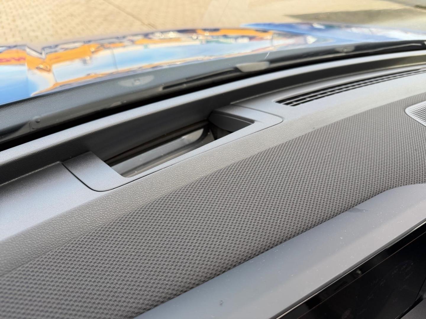 Volkswagen T-Roc IQ.Drive R-Line Style