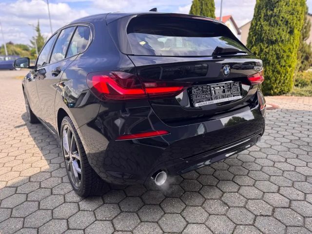 BMW 120 120i Sedan Sport Line