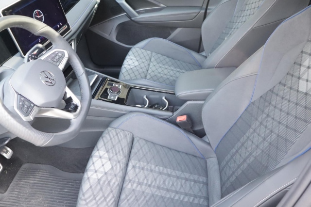 Volkswagen Tiguan Tiguan 2.0 TDI R-Line Pano AHK Harman Kardon IQ