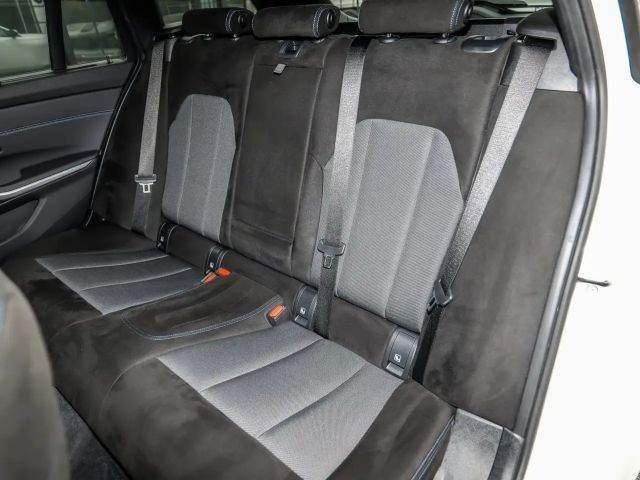 BMW 330 330d M-Sport Touring xDrive