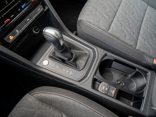 Volkswagen Touran 1.5 TSI DSG ACC FLA KeyLess AkustikGlas