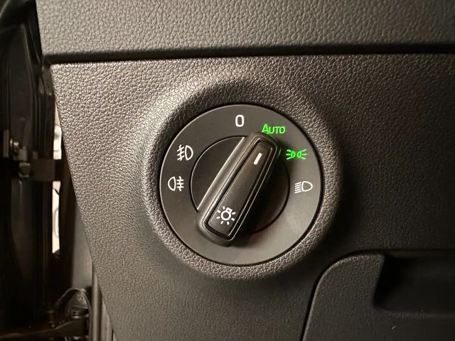 Skoda Karoq Edition 130 DSG*AHK*Rückfahrk*Frontscheibenheiz