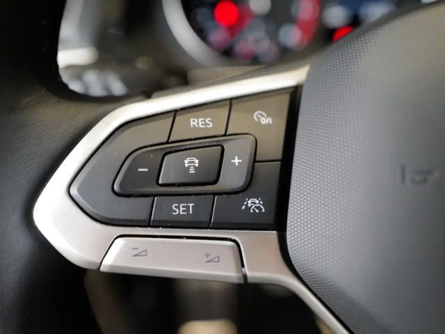 Volkswagen Tiguan 1.5TSI Active LED-Matrix Navi AHK Keyless ACC K...