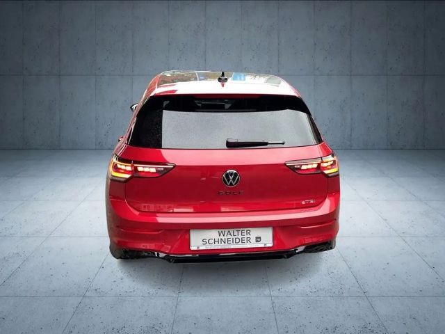 Volkswagen Golf DSG R-Line