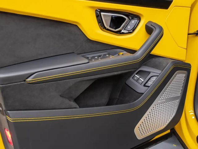 Lamborghini Urus Urus SE + B&W + Panorama + Massage seats + Ambient