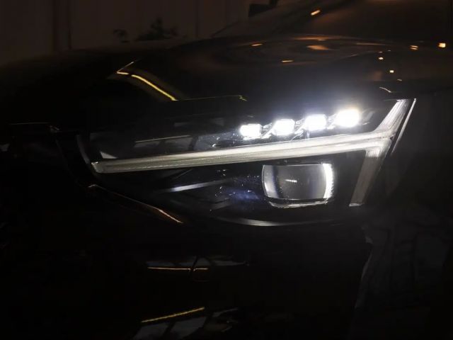 Volvo XC40 Business Dark Plus