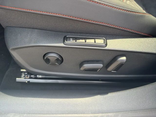 Seat Leon 2.0 TDI DSG FR-lijn Sportstourer