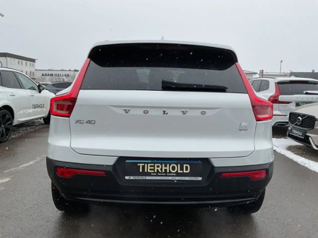Volvo XC40 Dark Plus T4